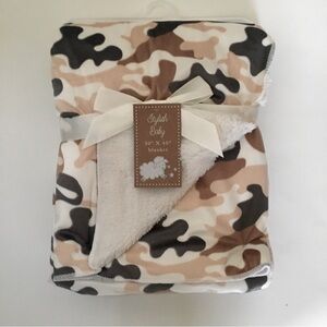 NEW Baby Blanket Camouflage Brown White Pattern Warm Cozy Sherpa | Stylish Baby